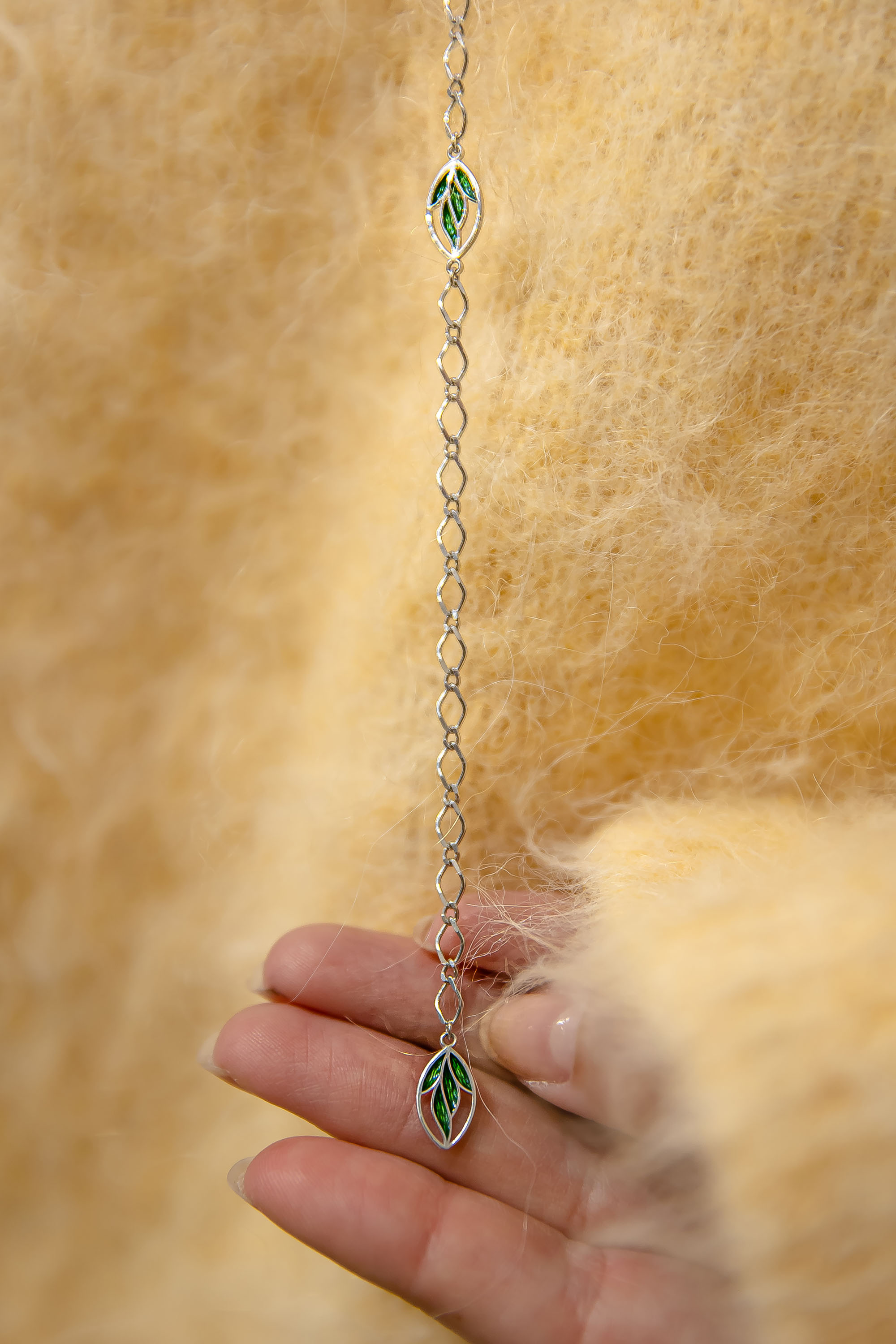 Колье Листики